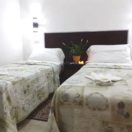 Sarkar House * רומא